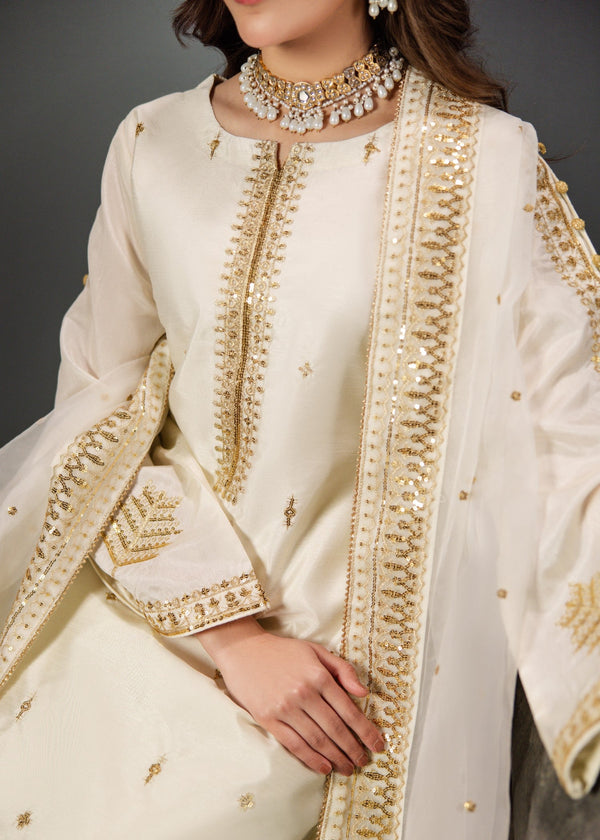 Off white silk suit ALS 77665