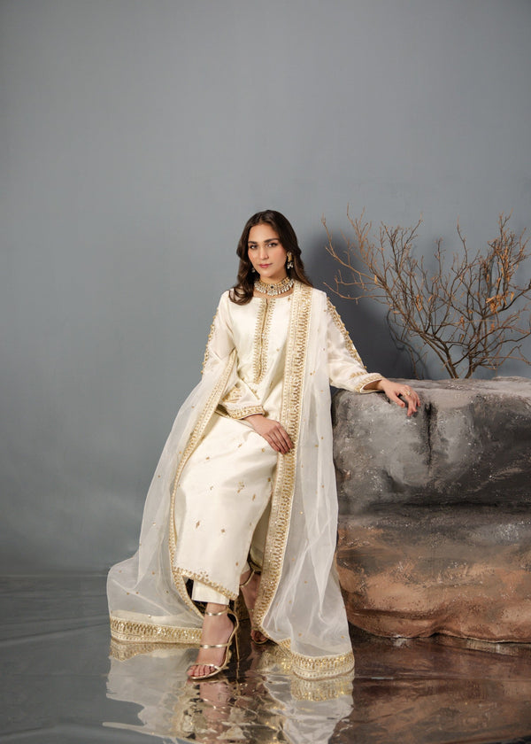 Off white silk suit ALS 77665