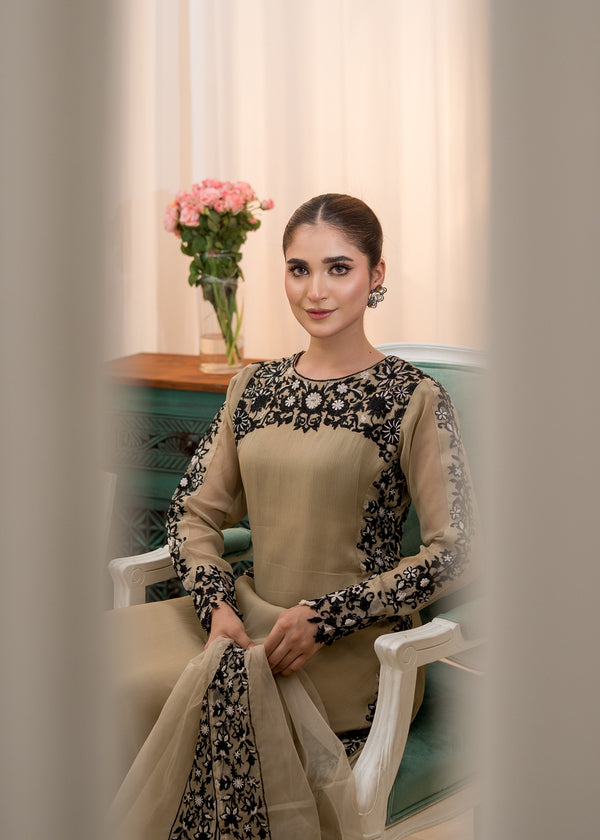 BEIGE TAIL SUIT ALL303